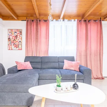 New Loft In The Heart Of Center