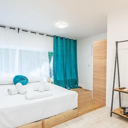 New Loft In The Heart Of Center *